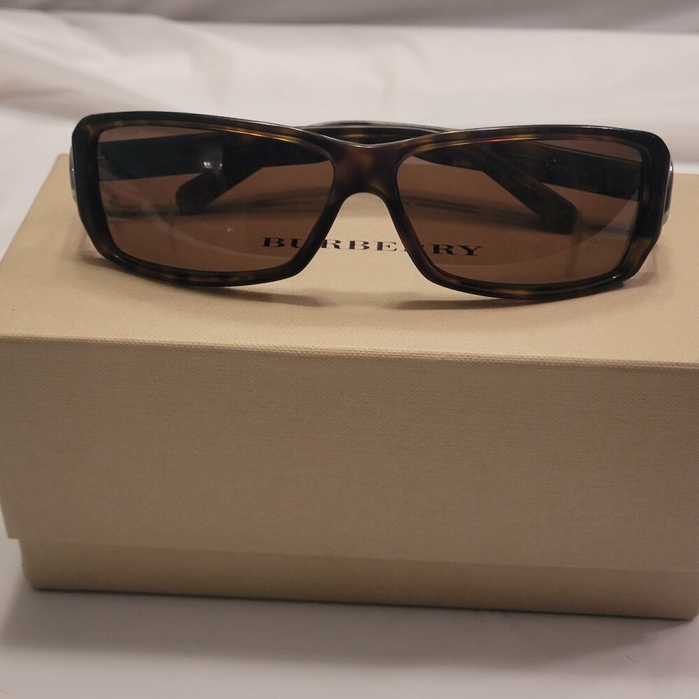 Burberry Sunglasses with Original Box Womens B4008